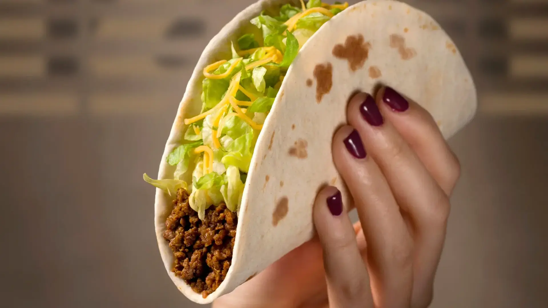 Taco Bell retira la lechuga de México de sus restaurantes tras el brote de diarrea explosiva en Estados Unidos