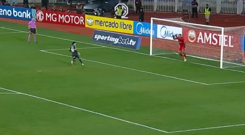 Aranda y un penal que sufrió Boca: tenía el triunfo en sus pies, pero la quiso picar y tuvo que aguantar el reproche del arquero de O'Higgins