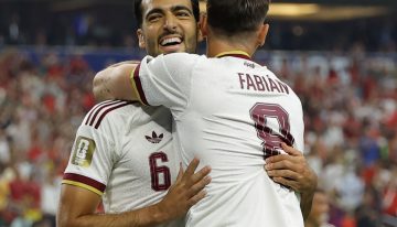 España encontró el gol en el final, se metió en cuartos y dejó a Portugal y a Ronaldo afuera del Mundial