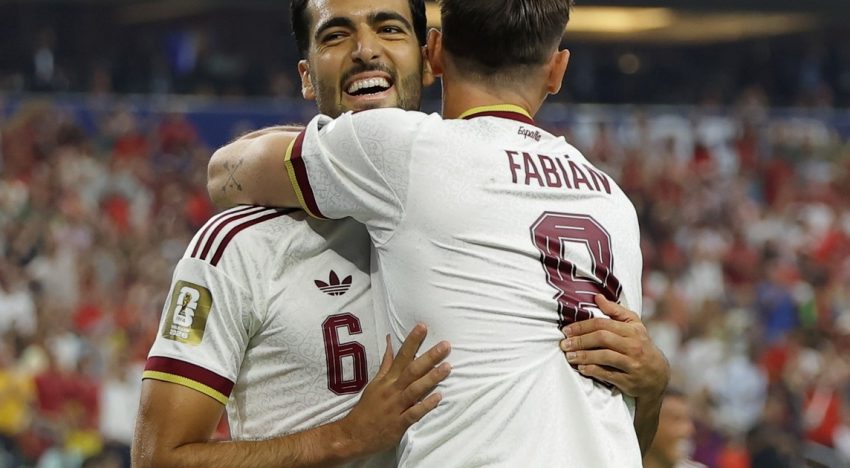 España encontró el gol en el final, se metió en cuartos y dejó a Portugal y a Ronaldo afuera del Mundial