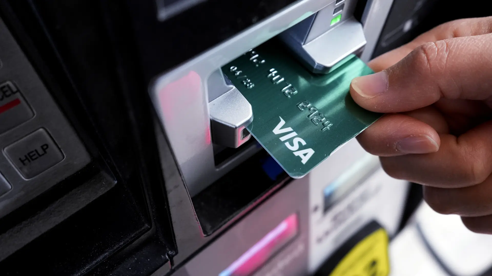 Visa estudia despedir hasta 2.600 trabajadores para impulsar el uso de la IA