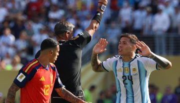 Así fue la roja a Enzo Fernández que dejó con diez a la Selección Argentina en la final frente a España