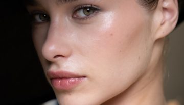 Dra. Alejandra Mora, médico estético: «En verano también hay que exfoliar la piel, pero nunca si está quemada por el sol o irritada porque dañas la barrera protectora»