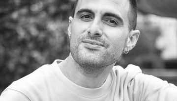 Hablamos con Juan Evaristo Valls Boix, filósofo y autor de 'JOMO. El gusto de perder', el ensayo que da la vuelta al FOMO ( para reivindicr la alegría de no estar, no llegar, no participar)