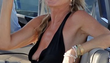 El uniforme de Kate Moss en la playa (y su bañador) lleva siendo el mismo 20 años y tú seguro que lo tienes en el armario