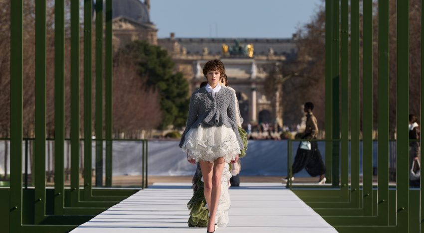 Hay 6 trucos de estilo en el desfile de otoño de Dior que van a hacerte vestir bien con un poco de inversión y mucho de estrategia