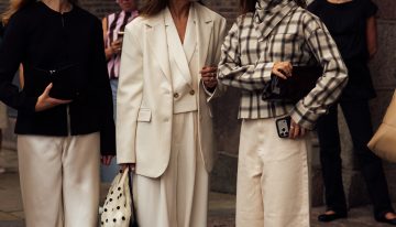 Entrar en Sfera con mi madre a por unas alpargatas y salir cada una con el primer uniforme tendencia que no nos quitaremos en otoño