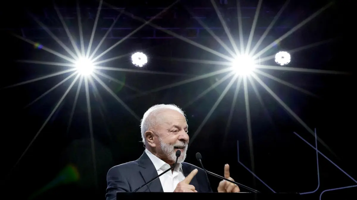 Ventaja de Lula sobre Flavio Bolsonaro se reduciría en balotaje en Brasil: Encuesta CNT/MDA