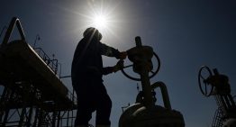Precios del petróleo recortan alza ante previsiones a la baja de la demanda mundial