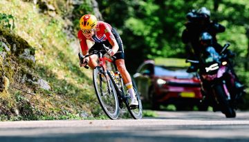 Polémica en el Tour de Francia: de qué se tratan los «corpiños» que mejoran la aerodinámica de las ciclistas