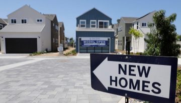 El mercado inmobiliario de EU siguió bajo presión en julio