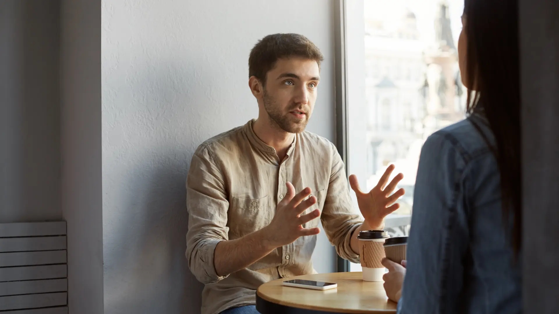 La regla de los 20 minutos que define si una discusión acerca o separa más