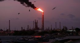 «Feas y oxidadas»: Refinerías de Venezuela quedan como reliquias difíciles de revivir