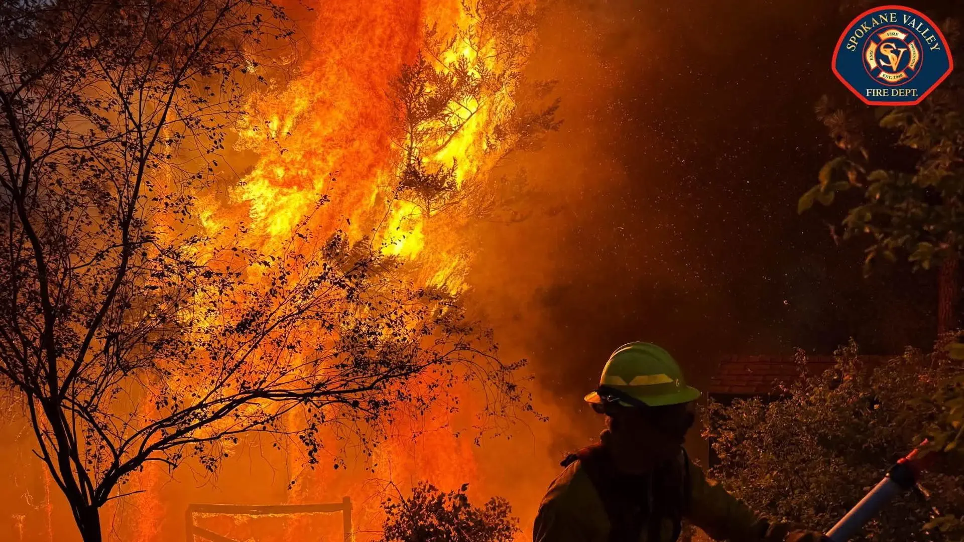 Más de 65.000 evacuados por los devastadores incendios que azotan EEUU: hay al menos 770.000 hectáreas calcinadas