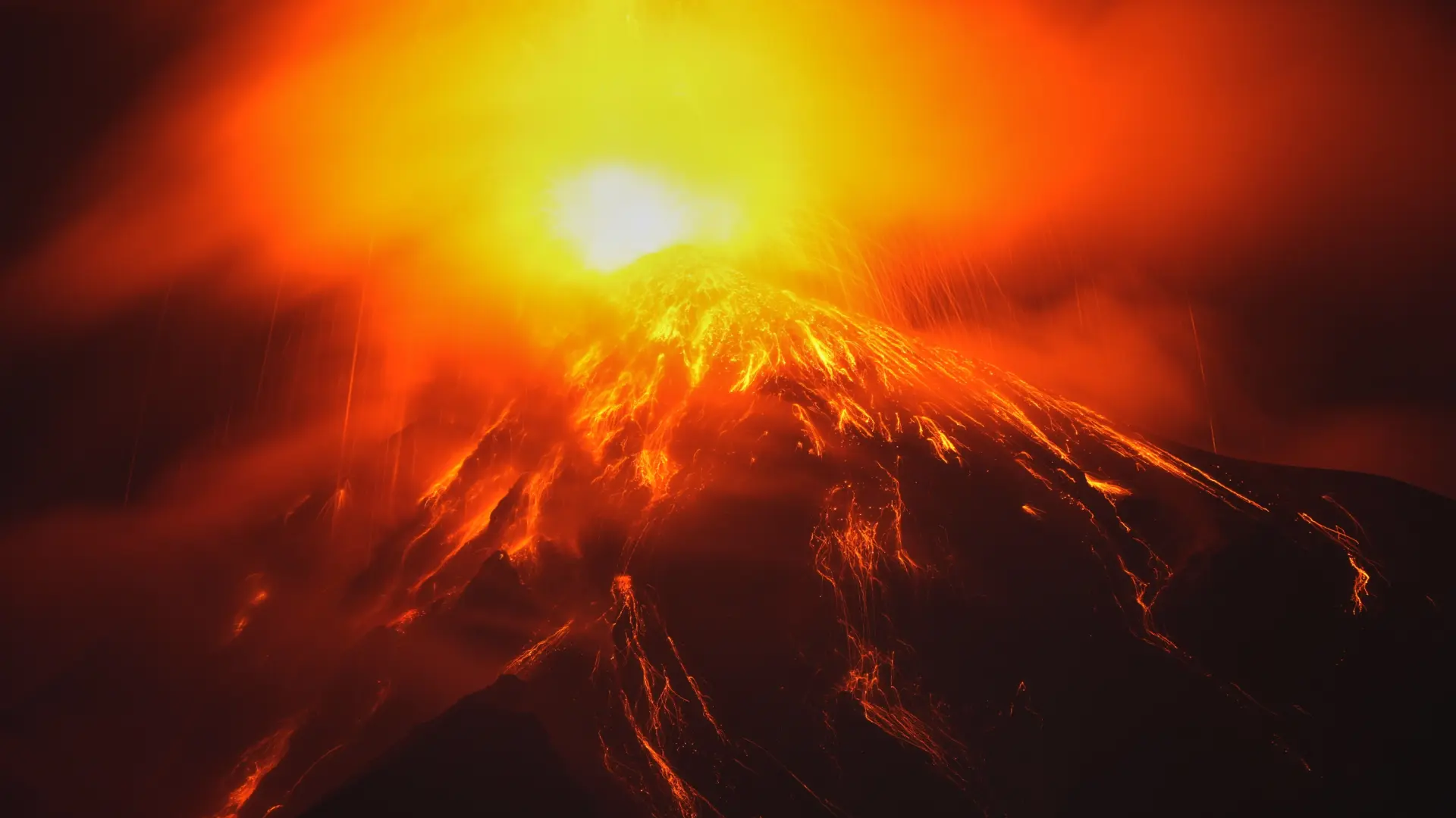 Alerta en Guatemala: el volcán de Fuego entra en erupción y obliga a evacuar a más de 600 personas