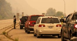 Canadá declara estado de emergencia por voraz incendio; hay más de 20 mil evacuados
