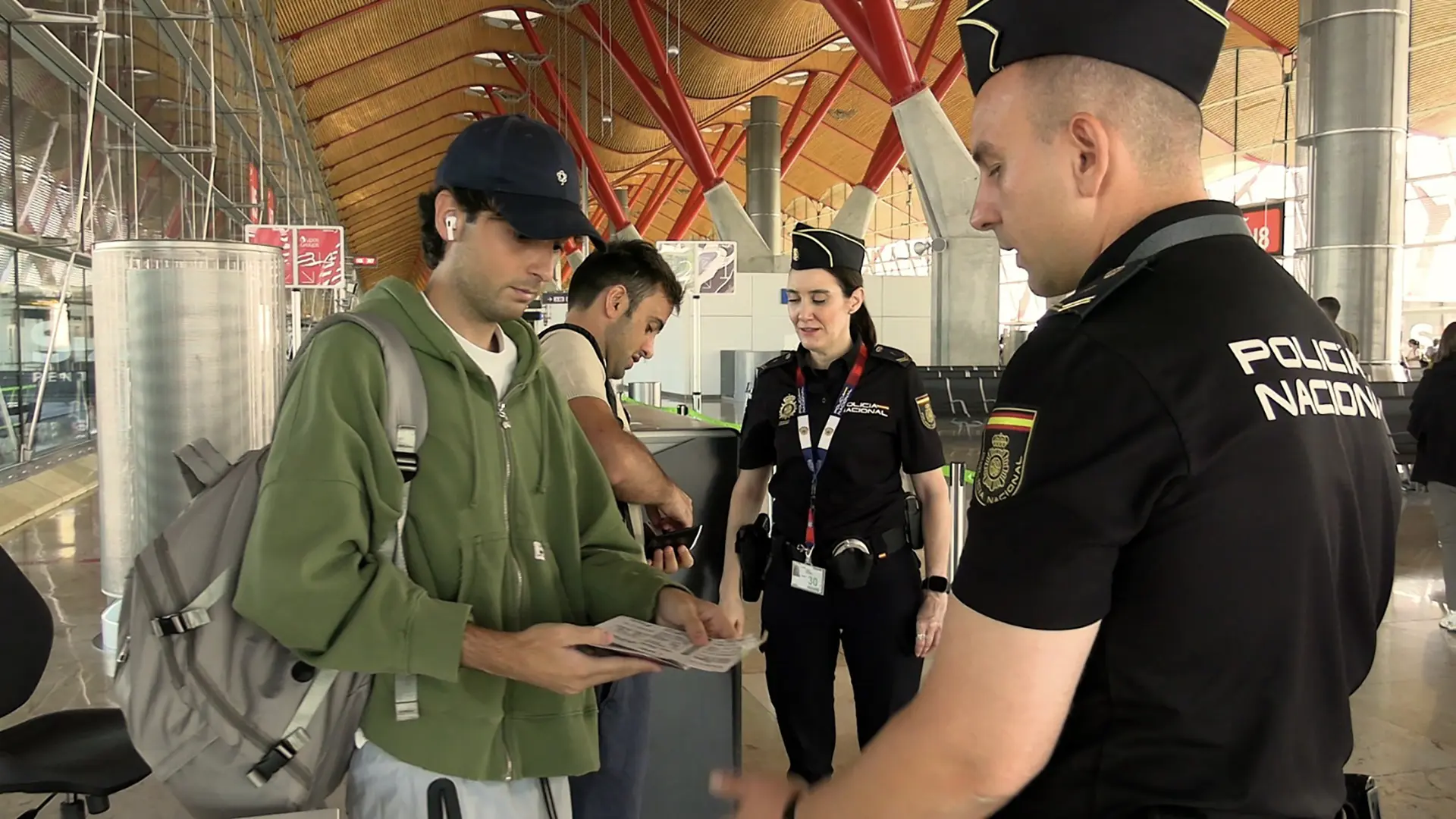 España ha controlado ya a casi 6.900 viajeros de terceros países llegados desde Italia