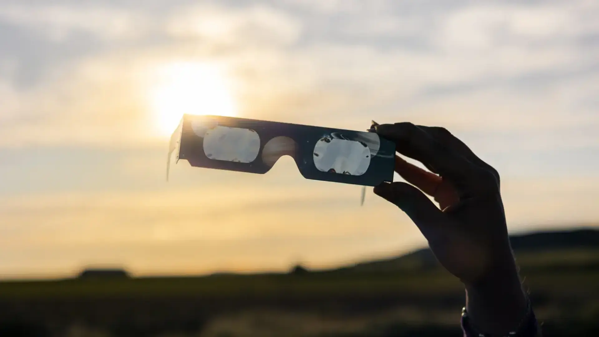 Retirados siete modelos de gafas del mercado por el riesgo de provocar lesiones en el eclipse