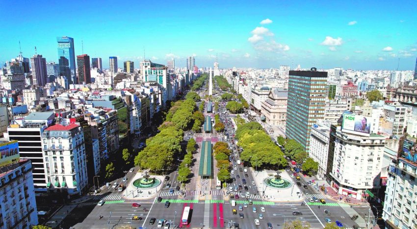 Hogares de Buenos Aires se endeudan para comprar alimentos