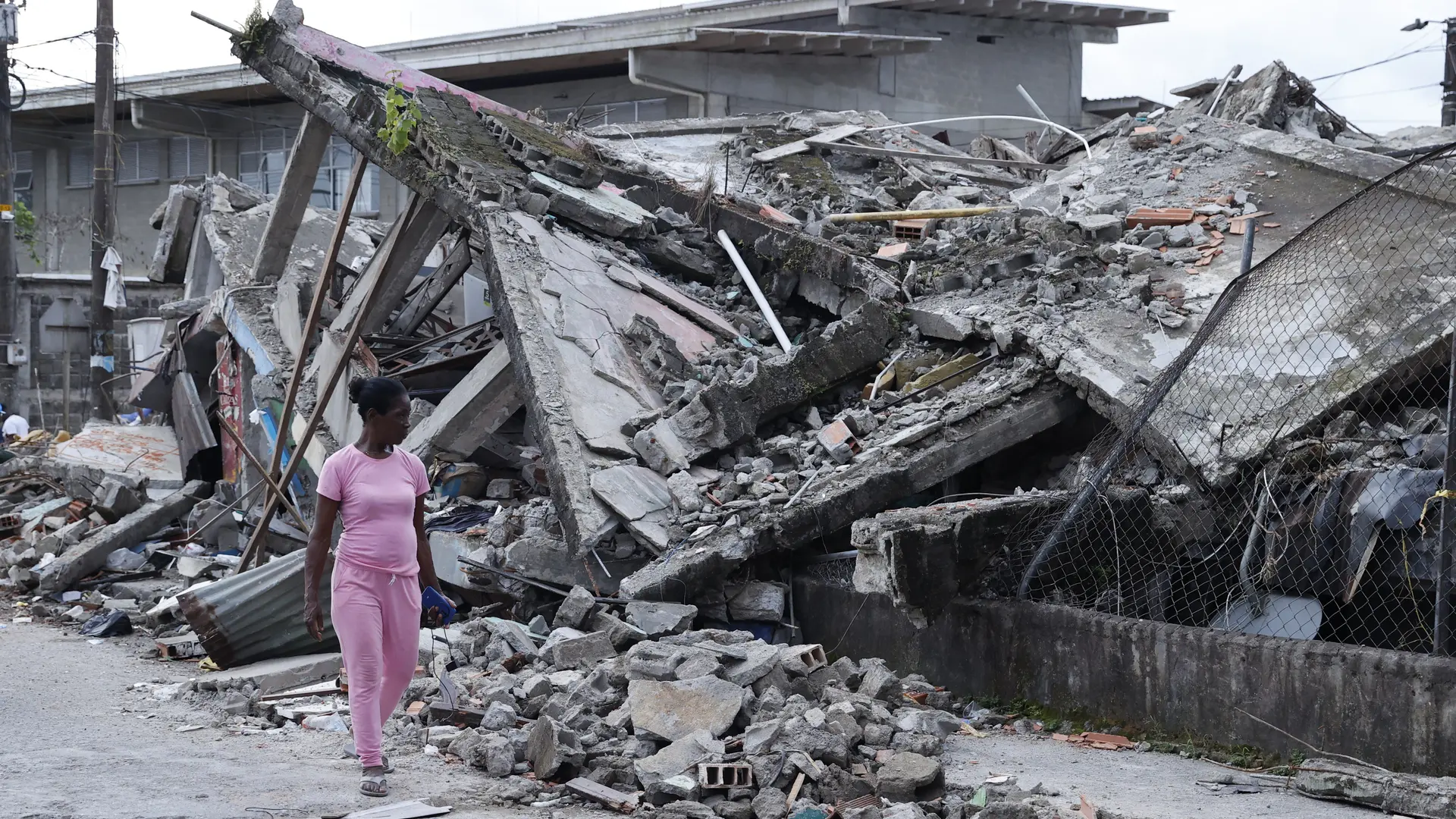 De la Espriella rebaja a 289 la cifra de fallecidos por el terremoto en Colombia