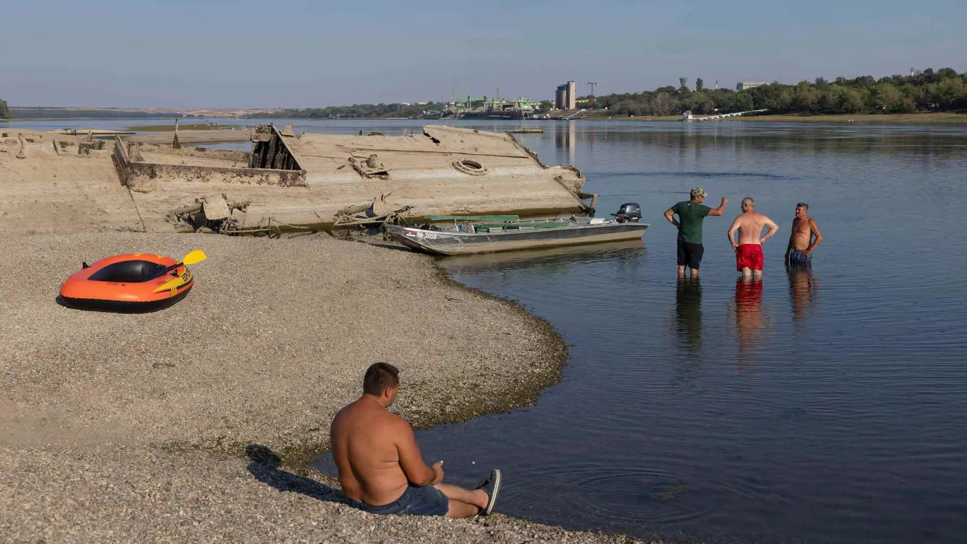Cinco olas de calor, incendios casi imposibles de apagar, cosechas perdidas… Europa se abrasa en un verano histórico
