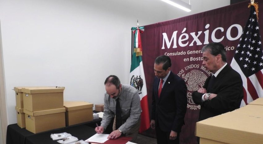 Un profesor estadounidense restituye a México más de 1,100 bienes arqueológicos prehispánicos