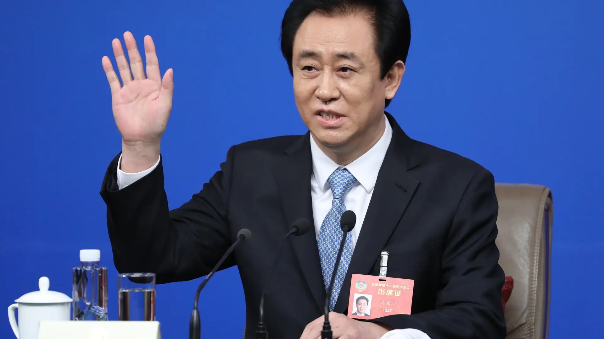 El fundador del gigante inmobiliario chino Evergrande, condenado a cadena perpetua