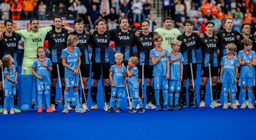 Los Leones vencieron a Inglaterra y quedaron a un paso de las semifinales del Mundial de hockey