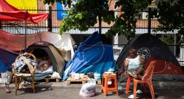 VIDEO: torrencial aguacero afectó a familias refugiadas en carpas en las calles de Caracas