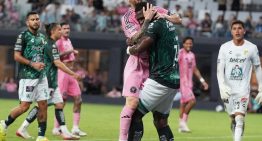 El emotivo gesto de Romaña con Lionel Messi cuando lo cruzó en el triunfo de León de México vs Inter Miami por la Leagues Cup