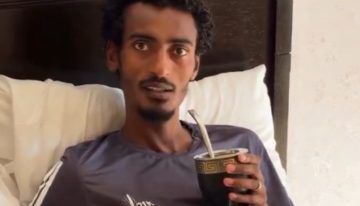 Yomif Kejelcha, del récord mundial en el Medio Maratón de Buenos Aires a la «gran Francella»: “Hermosa mañana, ¿verdad?”