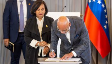 La UE ve una oportunidad en el diálogo entre el chavismo y la oposición para una transición democrática