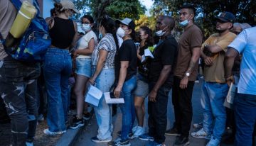 Familias de los fallecidos por el terremoto en Colombia sufren el colapso de las morgues: “Aquí hasta pa’ morirse hay que tener plata”