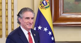 Doug Burgum afirmó que gracias a Donald Trump el petróleo venezolano «ya no sostiene a terroristas»