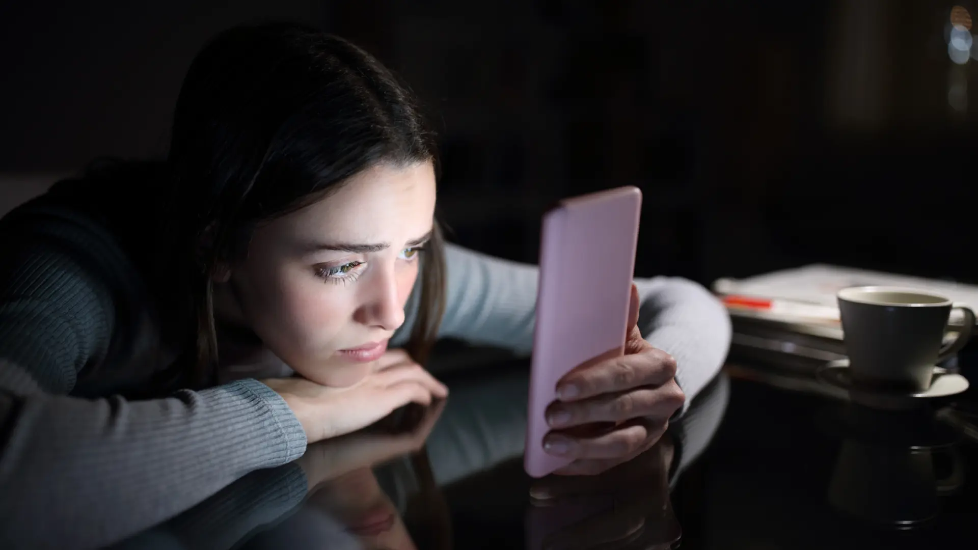 Cansancio, dolor de cabeza… Los síntomas reales del uso del móvil en adolescentes