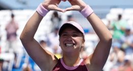Con apenas 16 años, la rusa Kristina Liutova hizo historia: ganó su primer torneo WTA en su debut y conquistó Memphis desde la qualy