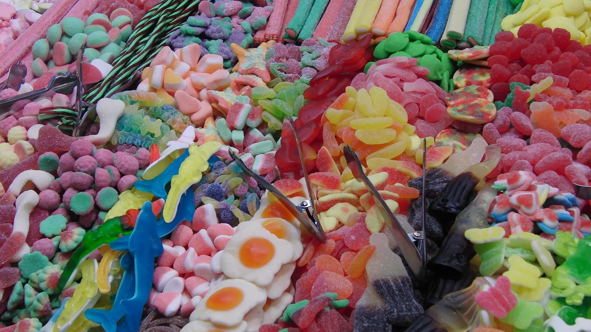 ¿Te vuelven loco las chuches? Quizás tengas un problema de impulsividad