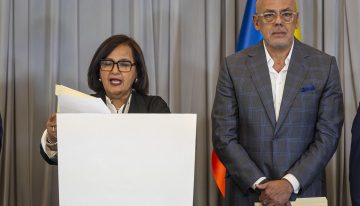 Dinorah Figuera promete trabajar por la liberación de presos políticos “en los próximos días”
