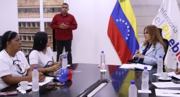 Eglée González prometió a familiares que la Defensoría revisará todos los casos de presos políticos (VIDEO)