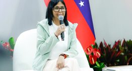 ¿Popularidad de cartón? El Instagram de Delcy Rodríguez quedó en evidencia y así lo expuso un periodista del WSJ
