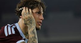Garnacho debutó en el Aston Villa y sería compañero de Dibu Martínez, que no va a Juventus: «Feliz de disfrutar del fútbol otra vez»