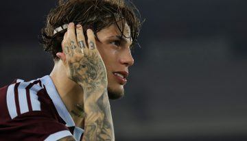 Garnacho debutó en el Aston Villa y sería compañero de Dibu Martínez, que no va a Juventus: «Feliz de disfrutar del fútbol otra vez»