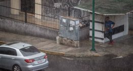 Fuerte lluvia causó severas inundaciones en Caracas la tarde del #22Ago (VIDEOS)