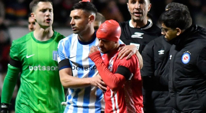 El codazo de Maravilla Martínez que dejó con 10 a Racing: ¿se pierde el clásico ante Boca?