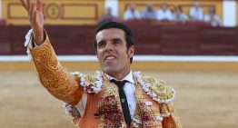 Torero español Emilio de Justo dio sentido homenaje a Venezuela y Colombia por los terremotos (VIDEO)