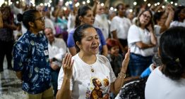 Los sobrevivientes de los terremotos en Venezuela se refugian en la fe