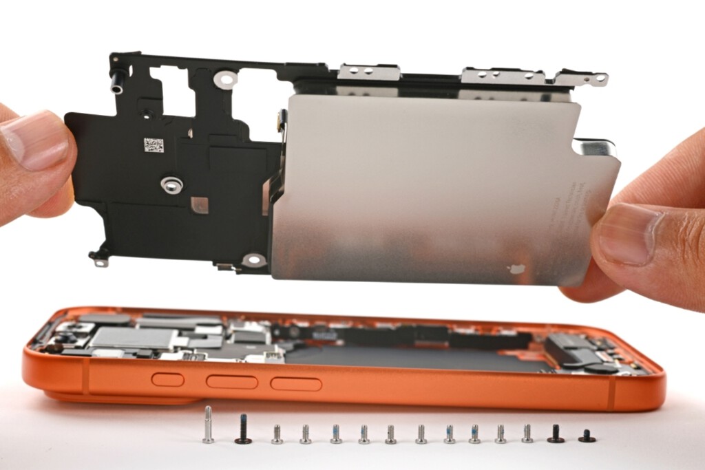 Reparar un iPhone es ahora más caro: así quedan los precios de todos los servicios