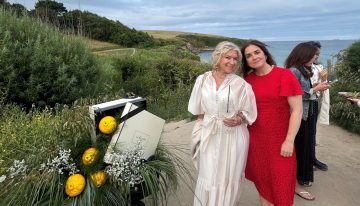 Céline Roux, perfumista: «El auge de los aromas y notas gourmand ha abierto la puerta a perfumes con olor a sal»