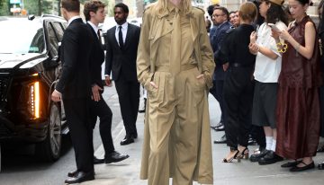 Las invitadas del desfile de Ralph Lauren tienen 6 trucos de estilo infalibles para vestir con elegancia este otoño