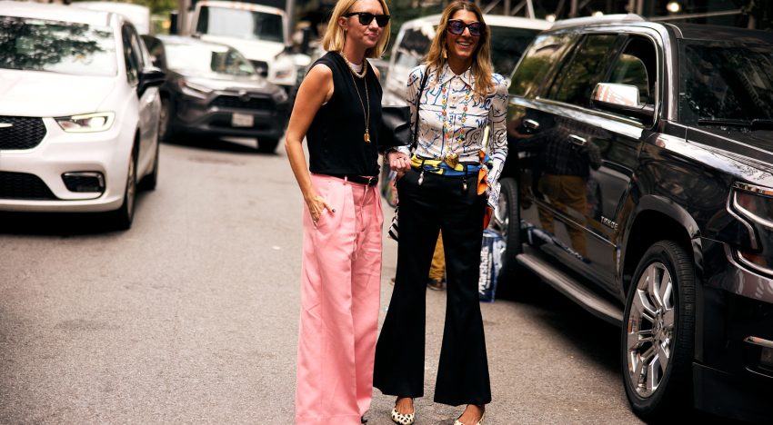 El mejor look New York Fashion Week lo ha llevado este experta en moda y así de fácil puedes recrearlo con prendas de Zara